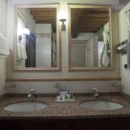 Unahotels Palazzo Mannaioni Toscana 4* Montaione