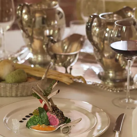 Unahotels Palazzo Mannaioni Toscana 4* מונטאיונה